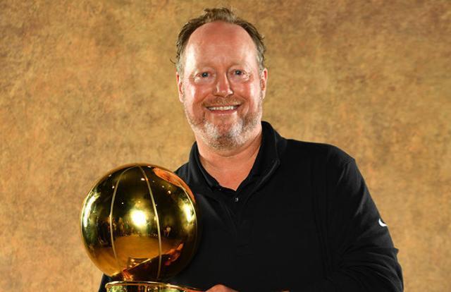 世界杯手机观看-雄鹿宣布与冠军教头续约3年 布登将继续带队冲冠